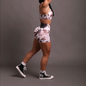 SHE DUAL WOLF PUMP SHORTS IN CANYON COW PRINT/LIGHT MAUVE